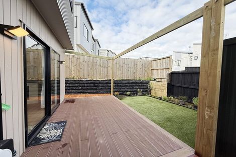 Photo of property in 52a Crestview Rise, Papakura, 2110