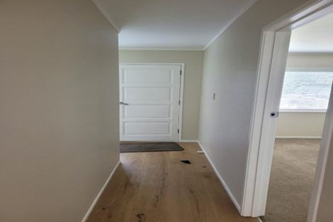 Photo of property in 2/5 Aries Place, Shelly Park, Auckland, 2014