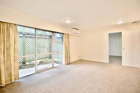 Photo of property in 1/5 Teviot Place, Totara Vale, Auckland, 0629