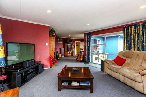 Photo of property in 3 Ranfurly Street, Frankleigh Park, New Plymouth, 4310
