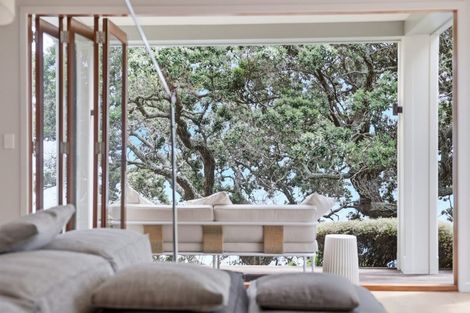 Photo of property in 16 Joan Street, Point Chevalier, Auckland, 1022