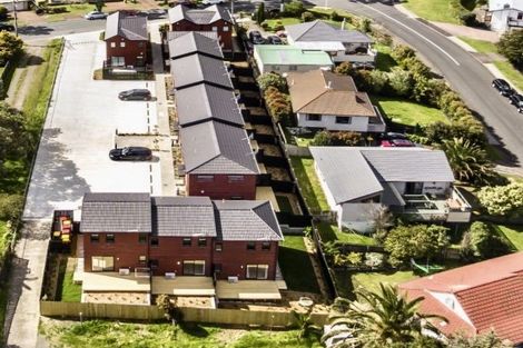 Photo of property in 12/15 Sunhill Road, Sunnyvale, Auckland, 0612