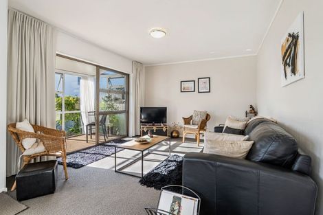 Photo of property in 2/438 Hibiscus Coast Highway, Orewa, 0931