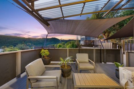 Photo of property in 33 Milton Terrace, Picton, 7220