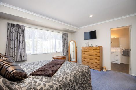 Photo of property in 130 Frankley Road, Frankleigh Park, New Plymouth, 4310