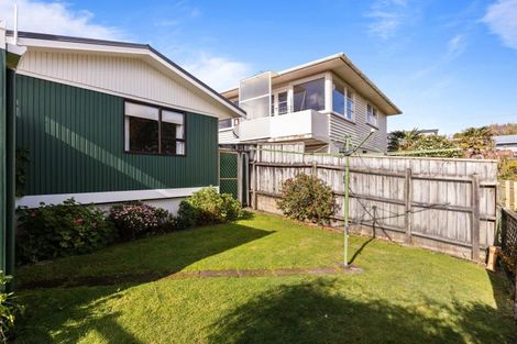 Photo of property in 110 Pioneer Road, Moturoa, New Plymouth, 4310