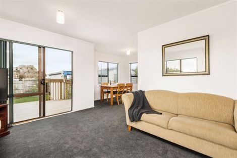 Photo of property in 1/25 Clearview Heights, Ranui, Auckland, 0612