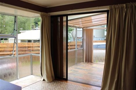 Photo of property in 12 Kendal Place, Merrilands, New Plymouth, 4312