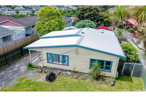Photo of property in 26 Woodglen Road, Glen Eden, Auckland, 0602