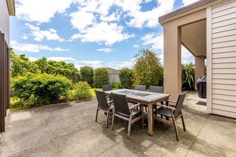 Photo of property in 98 Navigation Drive, Whitby, Porirua, 5024