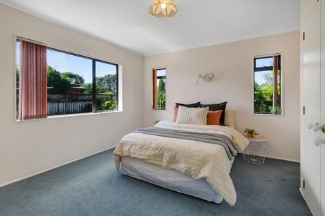 Photo of property in 102 Branch Road, Highlands Park, New Plymouth, 4312