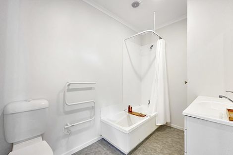 Photo of property in 2/28a Marlborough Avenue, Glenfield, Auckland, 0629