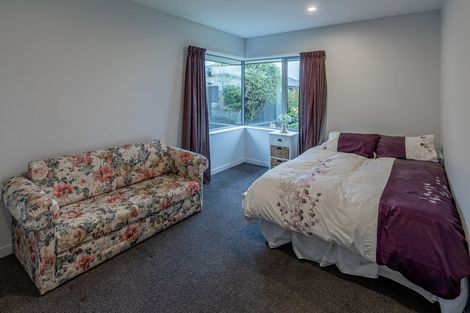 Photo of property in 2/12 Kirsten Place, Parklands, Christchurch, 8083