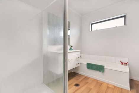 Photo of property in 1 Apa Street, Weymouth, Auckland, 2103