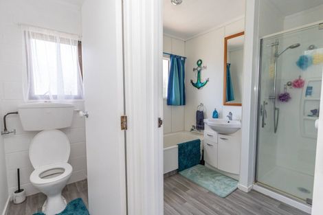 Photo of property in 50 Mahana Road, Ngatea, 3503