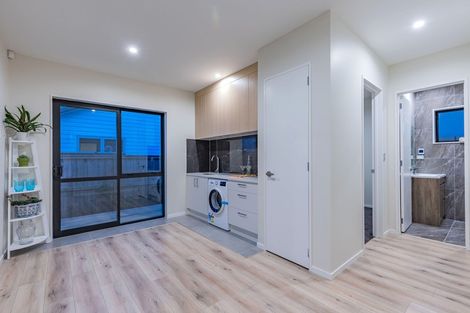 Photo of property in 1 Vinistra Road, Kumeu, 0810