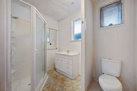 Photo of property in 3 Cobham Crescent, Kelston, Auckland, 0602