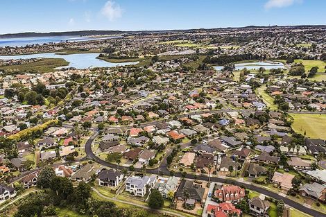 Photo of property in 82 Glenross Drive, Wattle Downs, Auckland, 2103