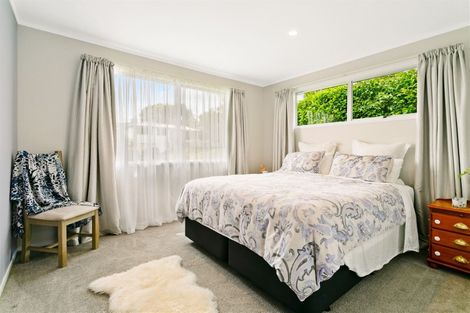 Photo of property in 13 Hewlett Road, Massey, Auckland, 0614
