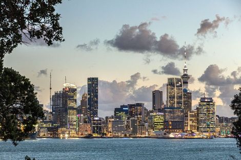 Photo of property in 13 Stanley Point Road, Stanley Point, Auckland, 0624