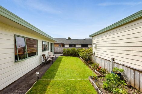 Photo of property in 2/219 Mangorei Road, Merrilands, New Plymouth, 4312