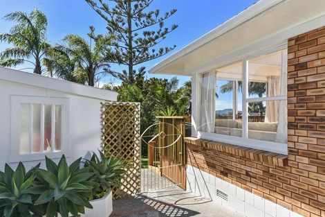 Photo of property in 3/16 Margaret Place, Milford, Auckland, 0620