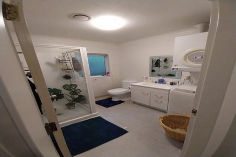 Photo of property in 64a Newlands Road, Newlands, Wellington, 6037