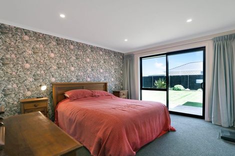 Photo of property in 21 Whiteoak Grove, Tinwald, Ashburton, 7700