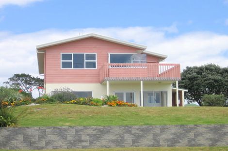 Photo of property in 140 Seaforth Road, Waihi Beach, 3611