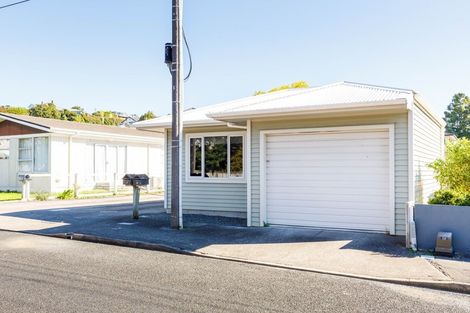 Photo of property in 44 Belt Road, Moturoa, New Plymouth, 4310