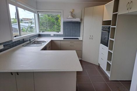 Photo of property in 100 Barrys Road, Glendene, Auckland, 0602