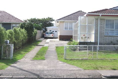 Photo of property in 1/11 Strid Road, Te Atatu South, Auckland, 0610