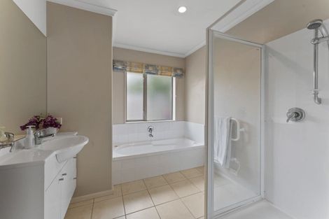 Photo of property in 9 Scarlet Lane, Redwood, Christchurch, 8051