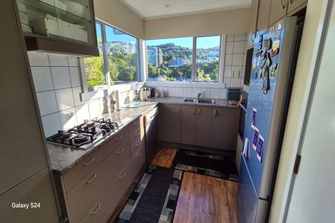 Photo of property in 17 Maple Grove, Maungaraki, Lower Hutt, 5010