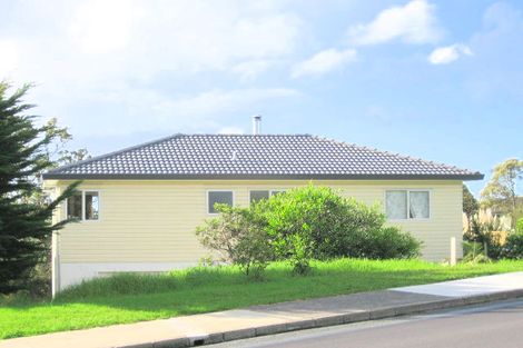 Photo of property in 8 Vipond Road, Stanmore Bay, Whangaparaoa, 0932
