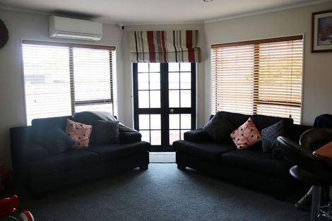 Photo of property in 2/38 Porutu Street, Fairfield, Lower Hutt, 5011