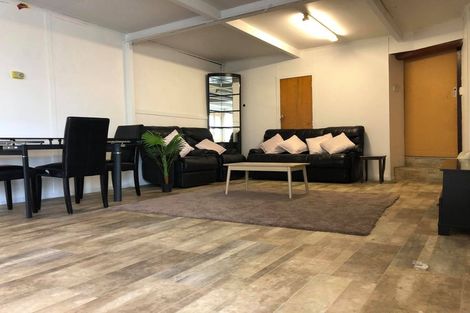 Photo of property in 18 Renwick Street, Papakura, 2110