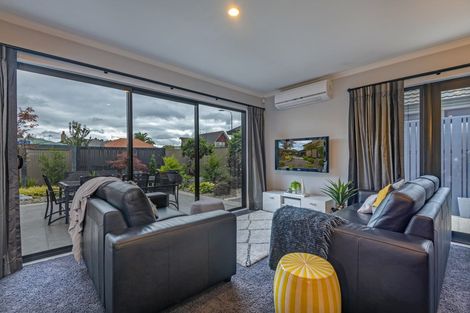 Photo of property in 17 Jensen Street, Hokowhitu, Palmerston North, 4410
