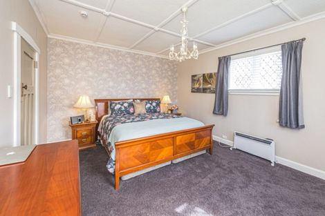 Photo of property in 33 Grey Street, College Estate, Whanganui, 4500