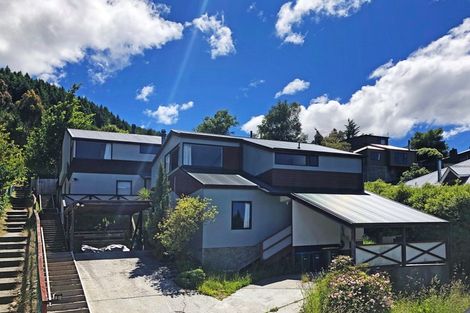 Photo of property in 9a Dart Place, Fernhill, Queenstown, 9300