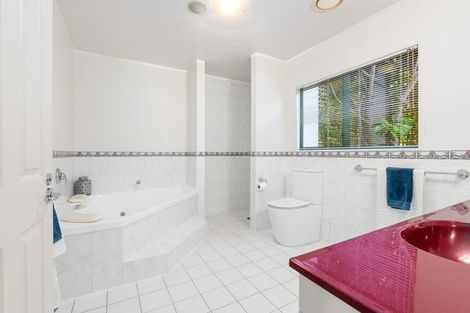 Photo of property in 2 Minchin Crescent, St Andrews, Hamilton, 3200