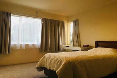 Photo of property in Chantelle Close, 44e Lavery Place, Sunnynook, Auckland, 0632