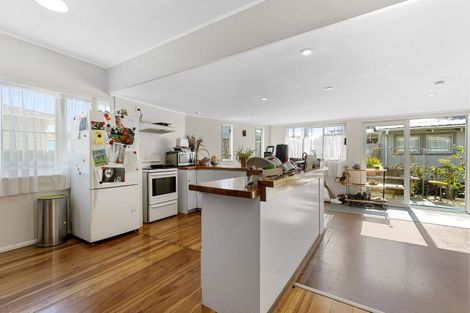 Photo of property in 5 Oxford Street, Fairfield, Hamilton, 3214