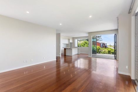 Photo of property in 5a Aberdeen Road, Castor Bay, Auckland, 0620