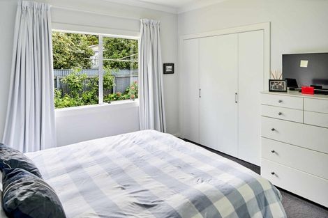 Photo of property in 10 York Street, Moera, Lower Hutt, 5010