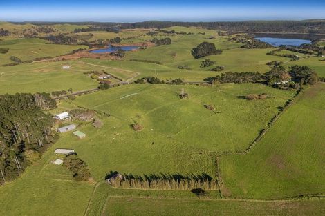 Photo of property in 2640 South Head Road, South Head, Helensville, 0874