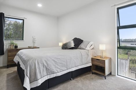 Photo of property in 906a East Coast Road, Northcross, Auckland, 0630