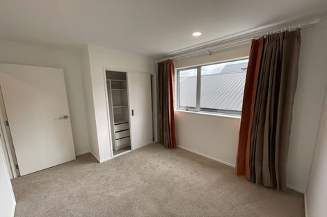 Photo of property in 17 Paparahi Place, Wainui, 0992