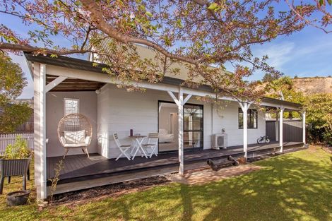 Photo of property in 2/49a Main Road, Redcliffs, Christchurch, 8081