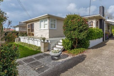 Photo of property in 177 Beach Haven Road, Beach Haven, Auckland, 0626